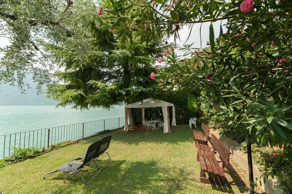 The Pier On The Lake Marone Esterno foto
